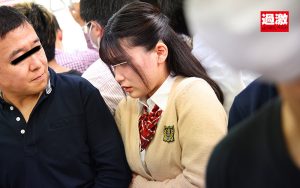 巨乳JK串刺し羞恥。2人の男に上下を塞がれ、翻弄される3P中出し＆顔射 62分（1nhdtb00738c）H動画