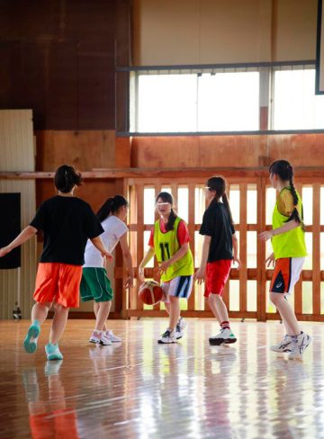 4Kで暴く田舎JK10人の初体験！部活マネージャー・女子高生がマジックミラー号で大人の保健体育に溺れる285分（1sdmm00190）JK動画