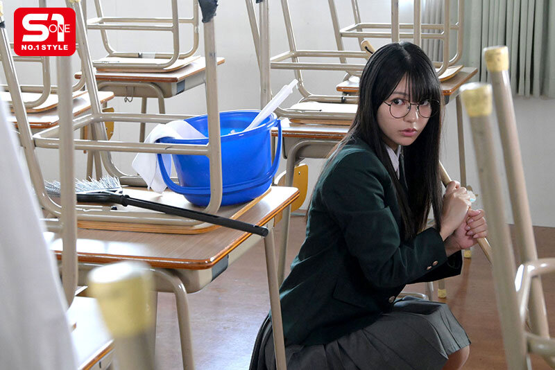 清楚系から痴女へ変貌｜浅野こころの淫語囁きと制服プレイ｜4K独占配信（snos00118）H動画